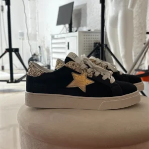 Basket pailletée noir