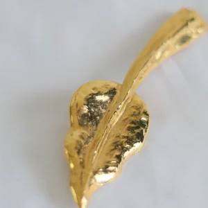 Broche signée Lolita Paris