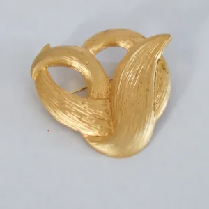Broche signée Dolce Vita